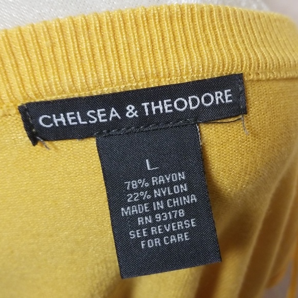 ⭐️ Chelsea & Theodore embroidered top - Picture 7 of 7